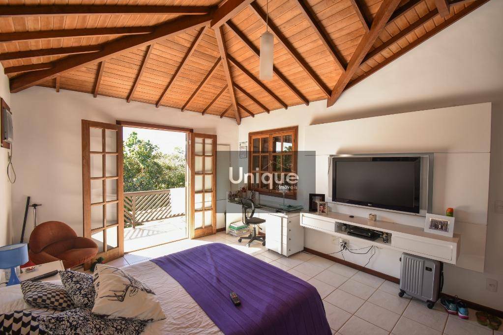 Casa à venda com 6 quartos, 450m² - Foto 14