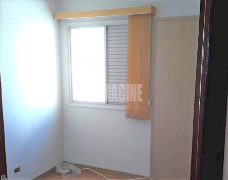 Apartamento à venda com 3 quartos, 80m² - Foto 11