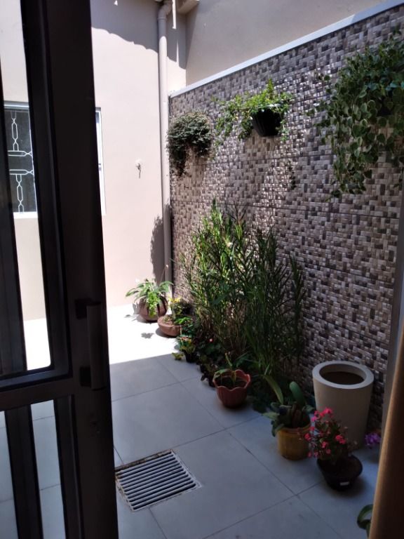 Casa à venda com 3 quartos, 200m² - Foto 2