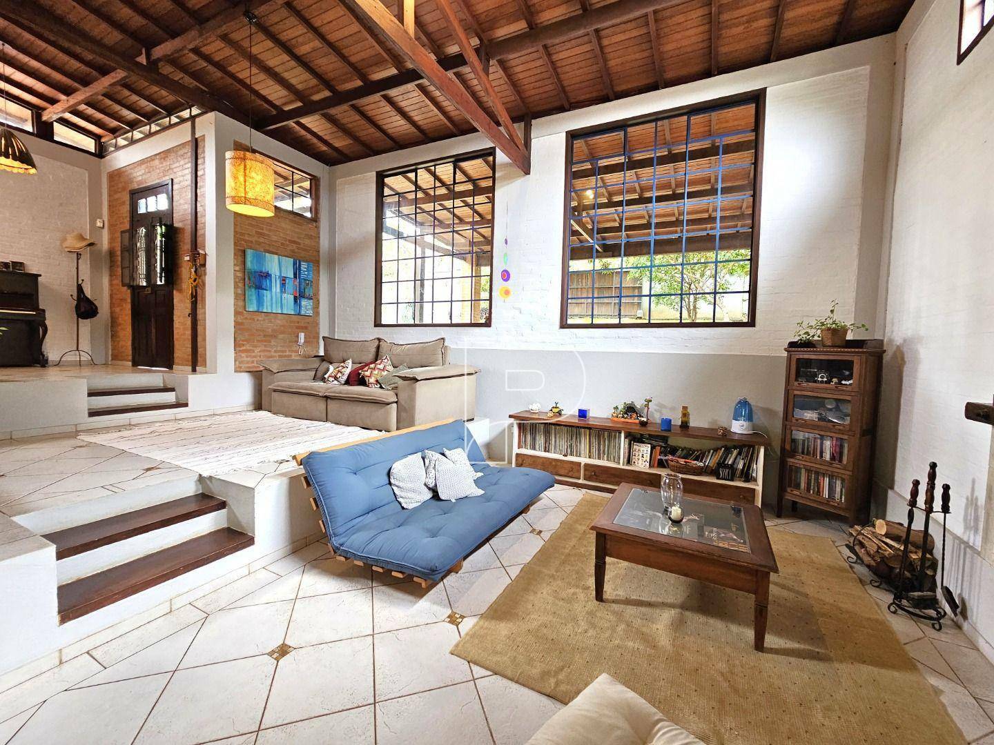 Casa de Condomínio à venda com 3 quartos, 261m² - Foto 3