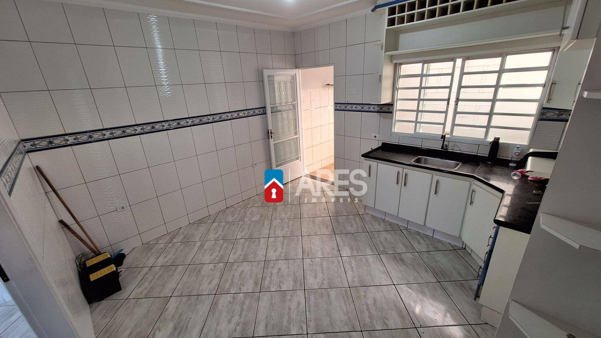 Casa para alugar com 3 quartos, 100m² - Foto 14