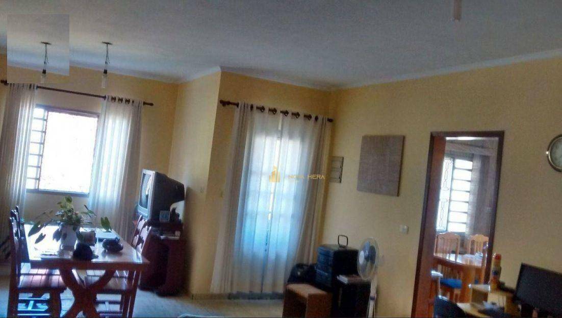 Chácara à venda com 2 quartos, 160m² - Foto 8