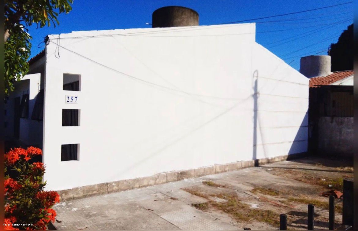 Casa à venda com 3 quartos, 65m² - Foto 4