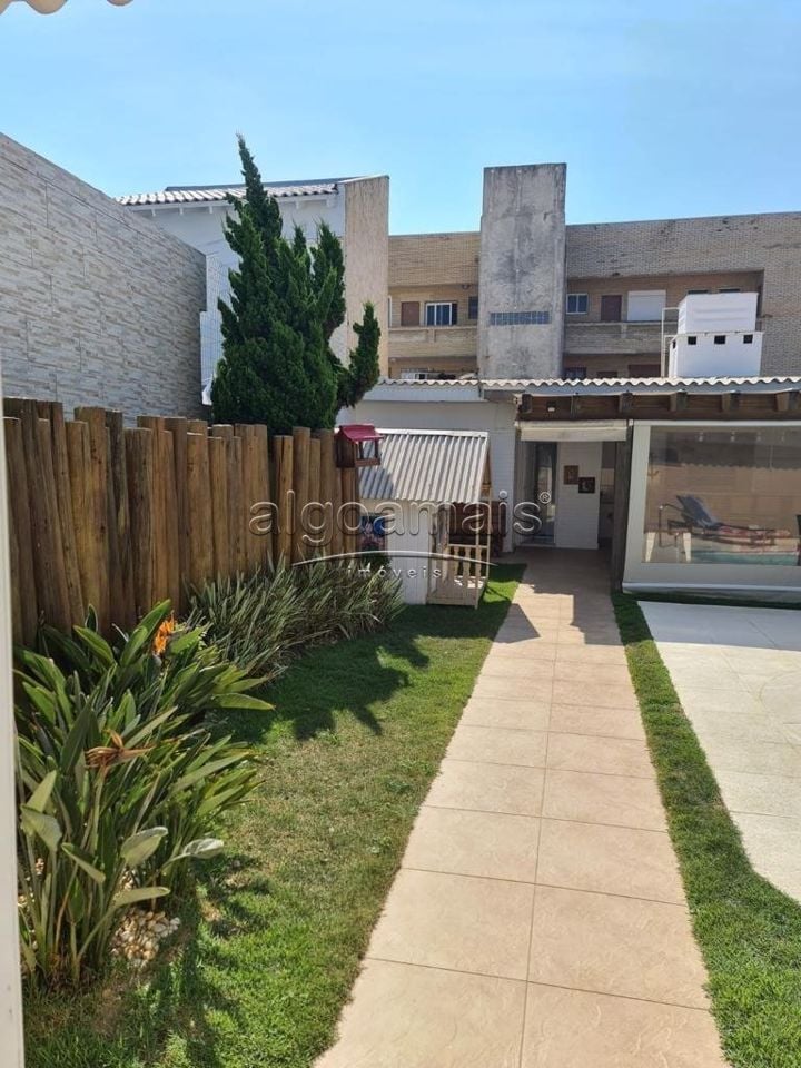 Casa à venda com 3 quartos, 180m² - Foto 2