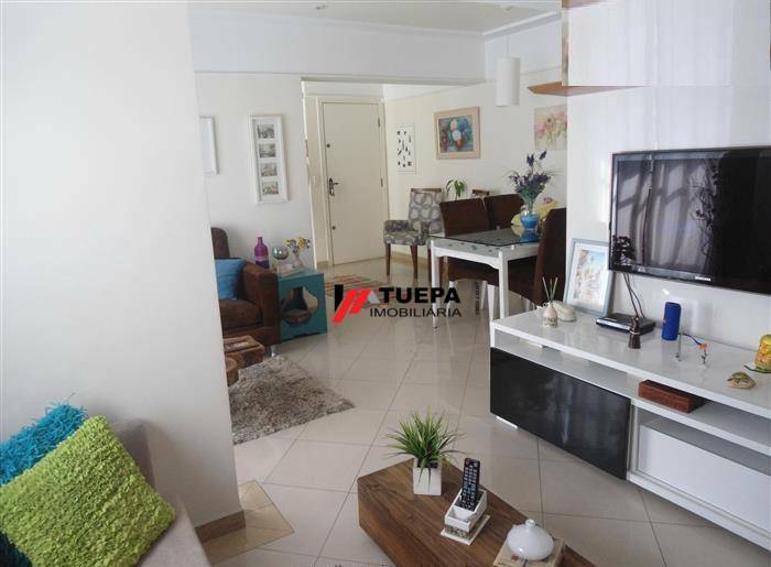 Apartamento à venda com 2 quartos, 69m² - Foto 2