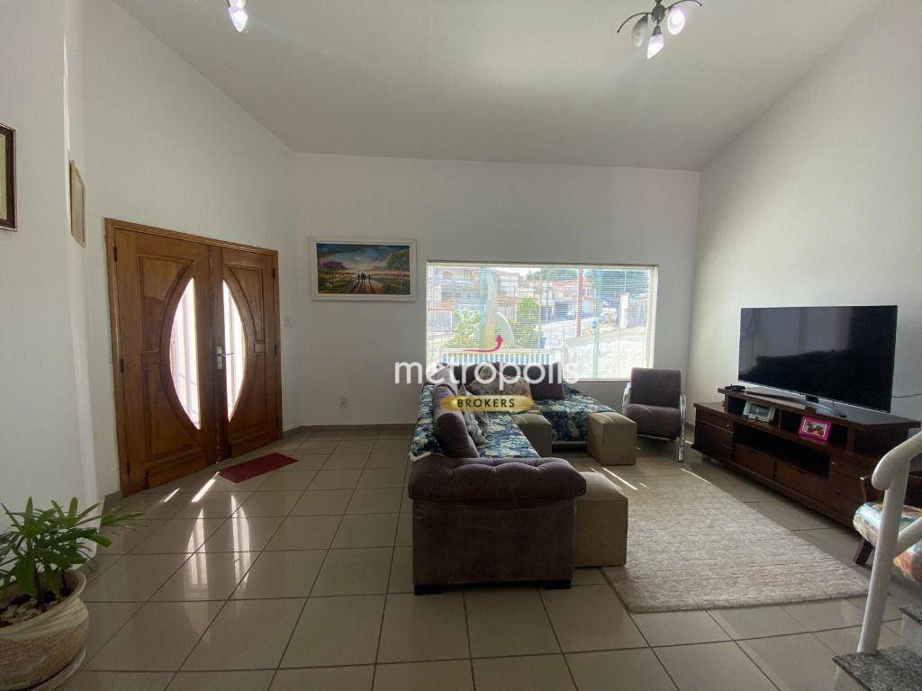 Sobrado à venda com 5 quartos, 354m² - Foto 2