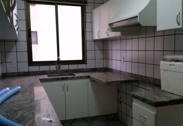 Apartamento à venda com 3 quartos, 133m² - Foto 4