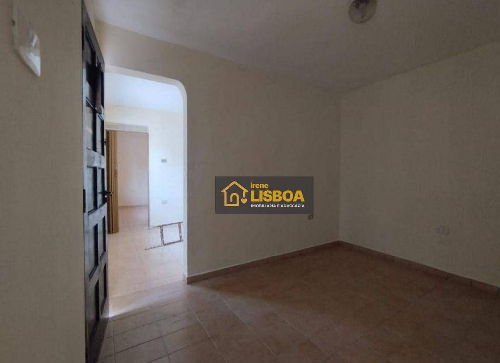 Casa à venda com 6 quartos, 250m² - Foto 7