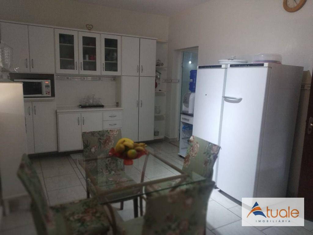 Casa à venda com 3 quartos, 240m² - Foto 4