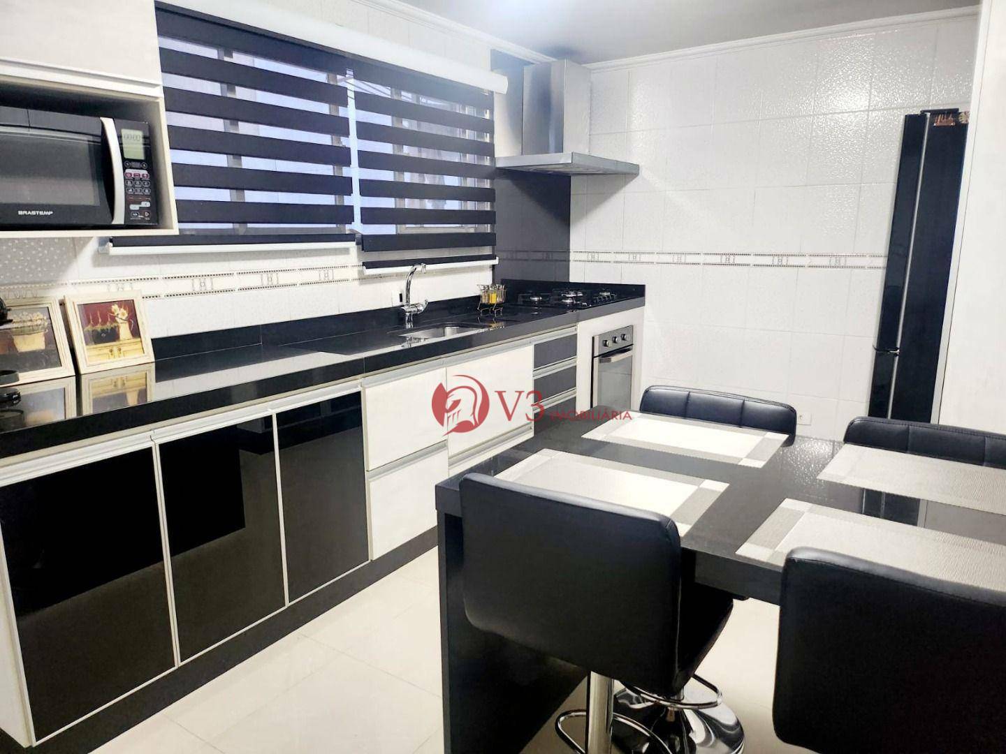 Sobrado à venda com 3 quartos, 130m² - Foto 1