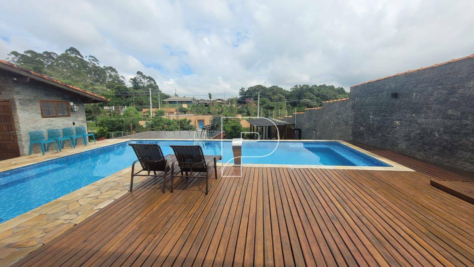 Casa de Condomínio à venda com 3 quartos, 220m² - Foto 2