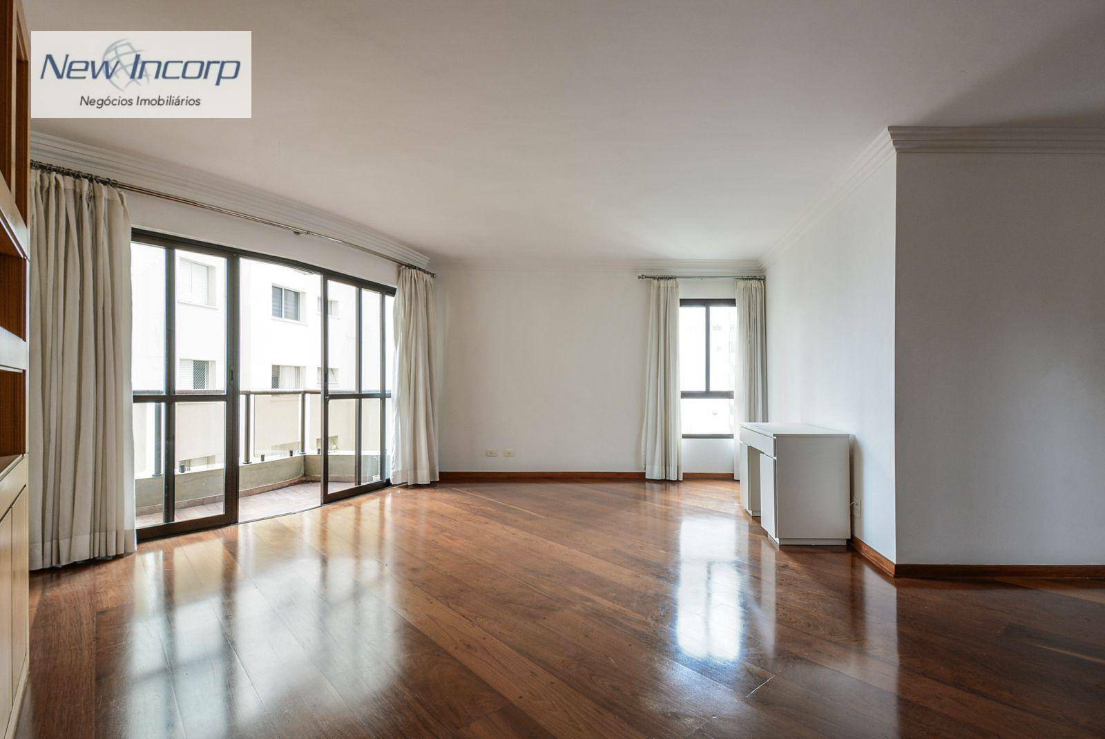 Apartamento à venda com 3 quartos, 178m² - Foto 1