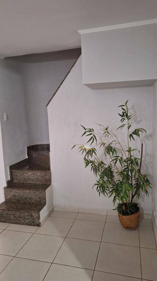 Sobrado à venda com 3 quartos, 230m² - Foto 6