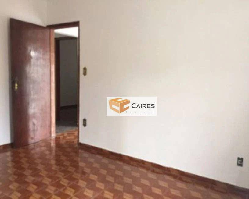 Casa para alugar com 5 quartos, 250m² - Foto 2