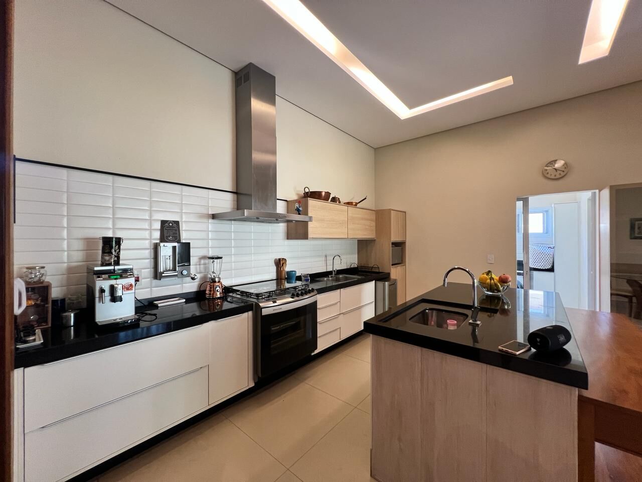 Casa à venda com 3 quartos, 340m² - Foto 12