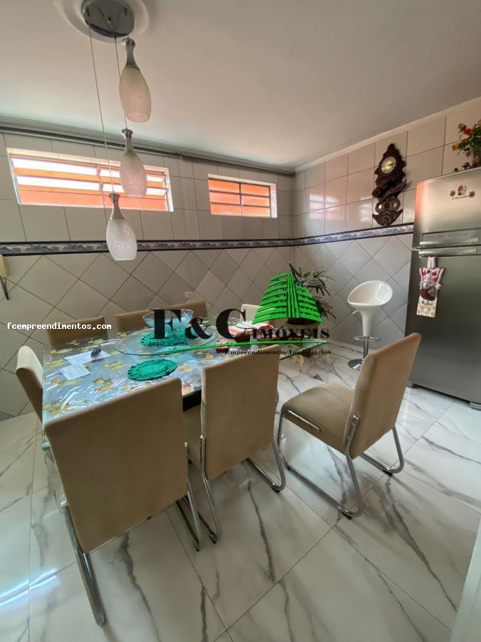 Casa à venda com 3 quartos, 250m² - Foto 18