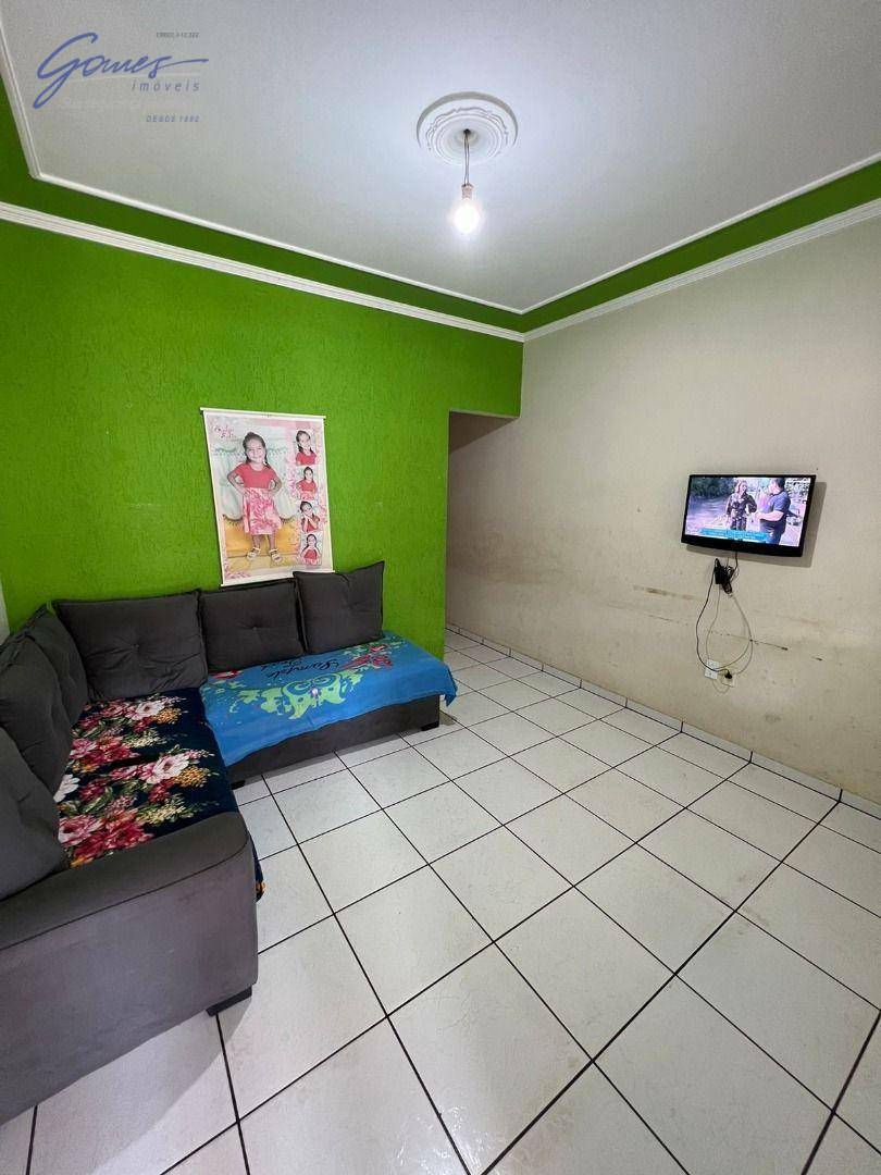 Casa à venda com 2 quartos, 70m² - Foto 3