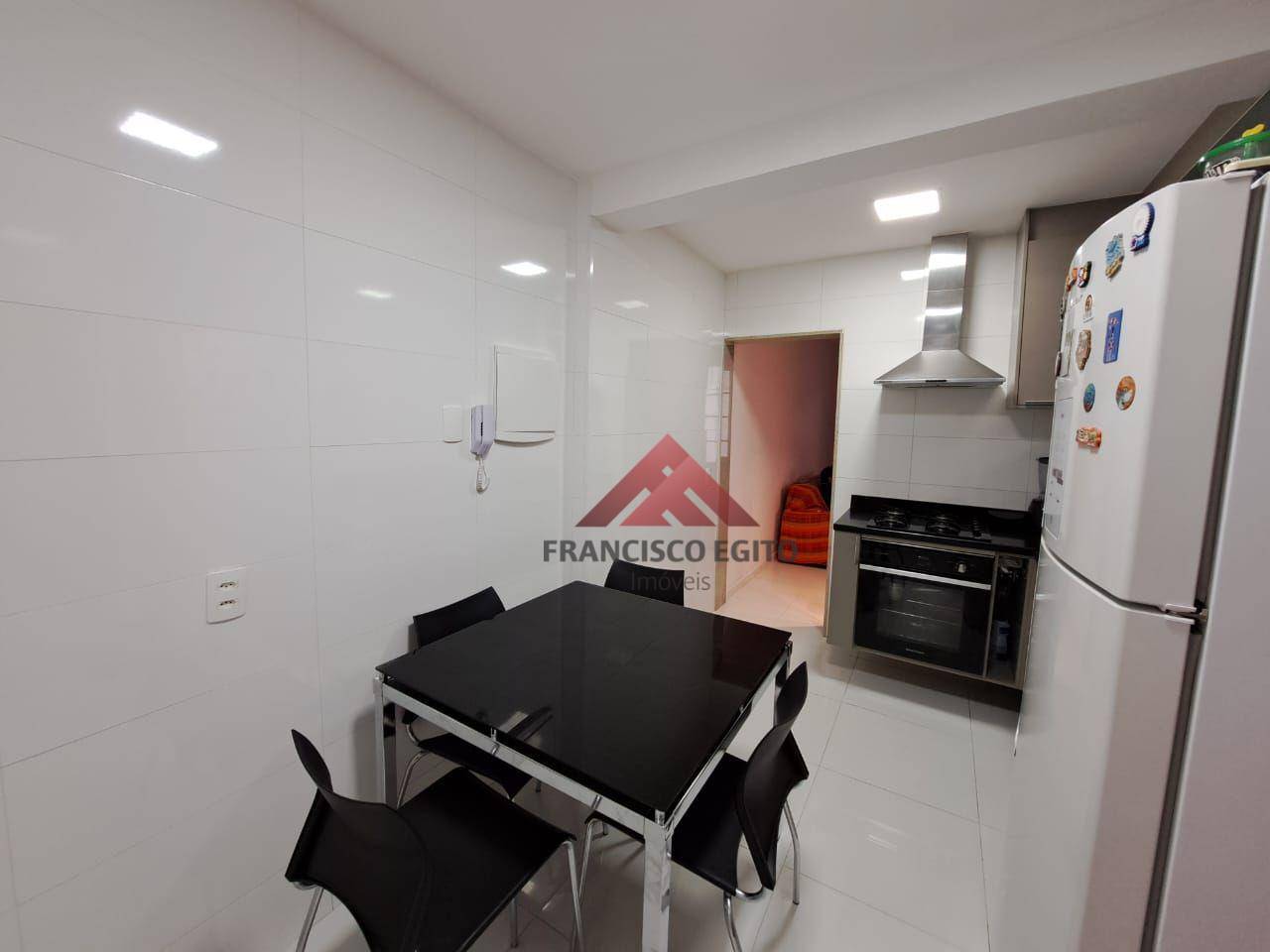 Casa à venda com 2 quartos, 66m² - Foto 3