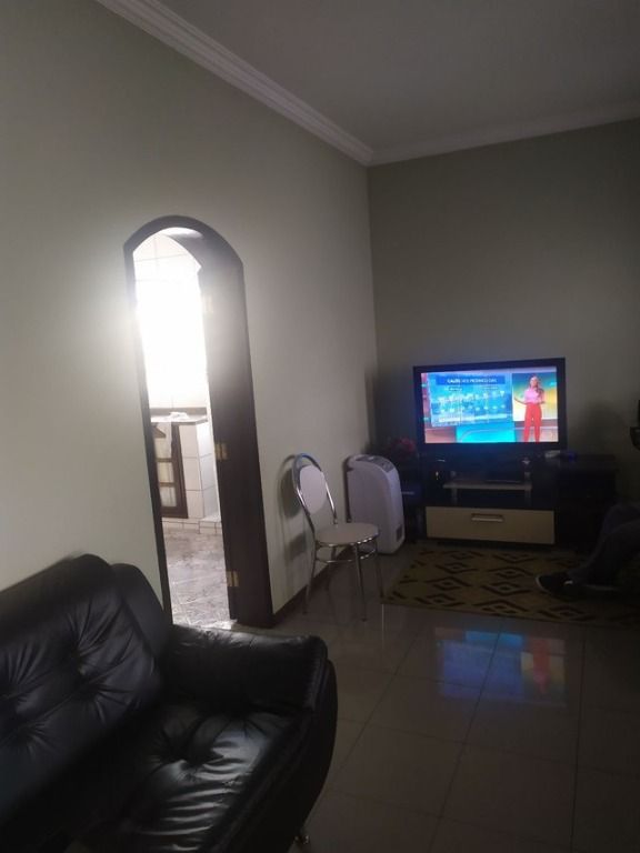 Sobrado à venda com 6 quartos, 320m² - Foto 2