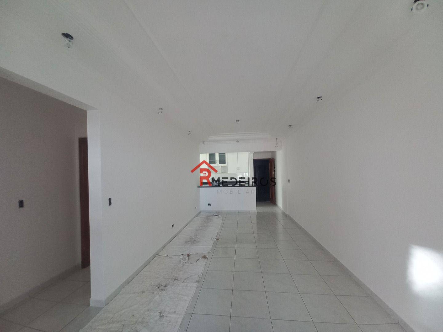 Apartamento à venda com 3 quartos, 131m² - Foto 4