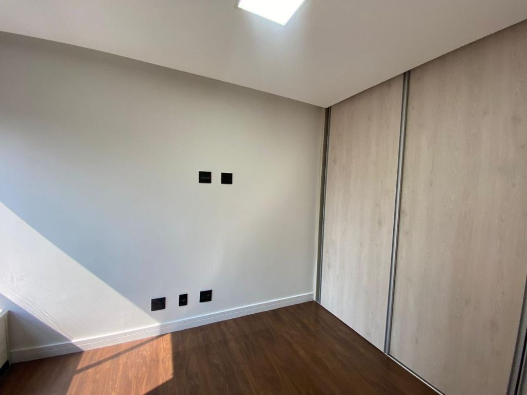 Apartamento à venda com 3 quartos, 220m² - Foto 11