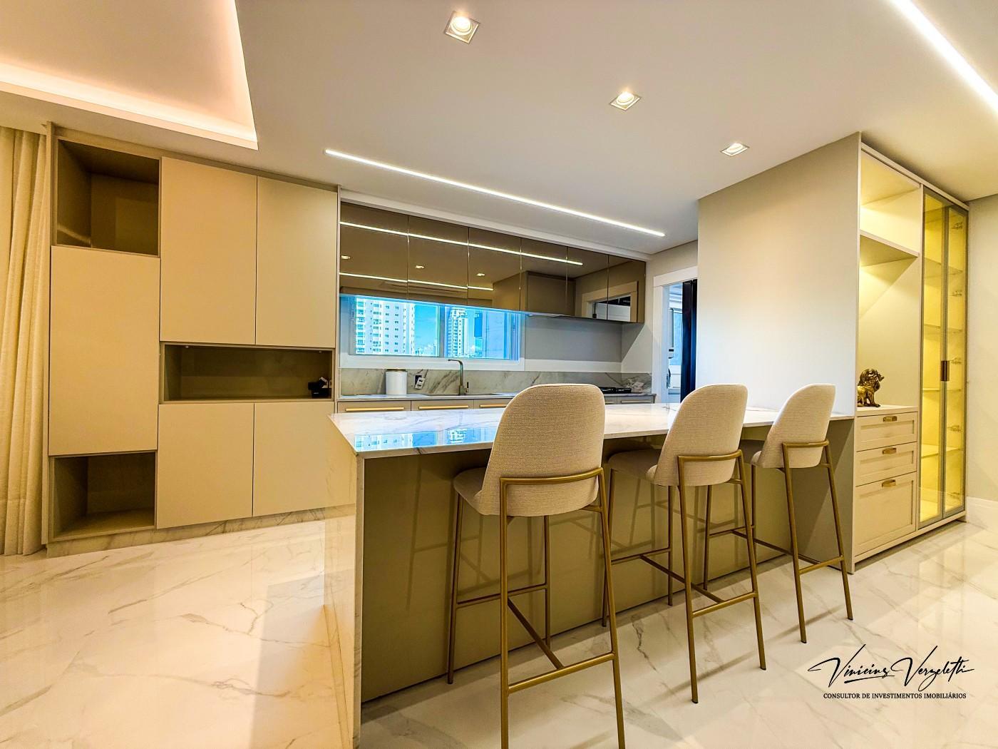 Apartamento para alugar com 4 quartos, 150m² - Foto 9