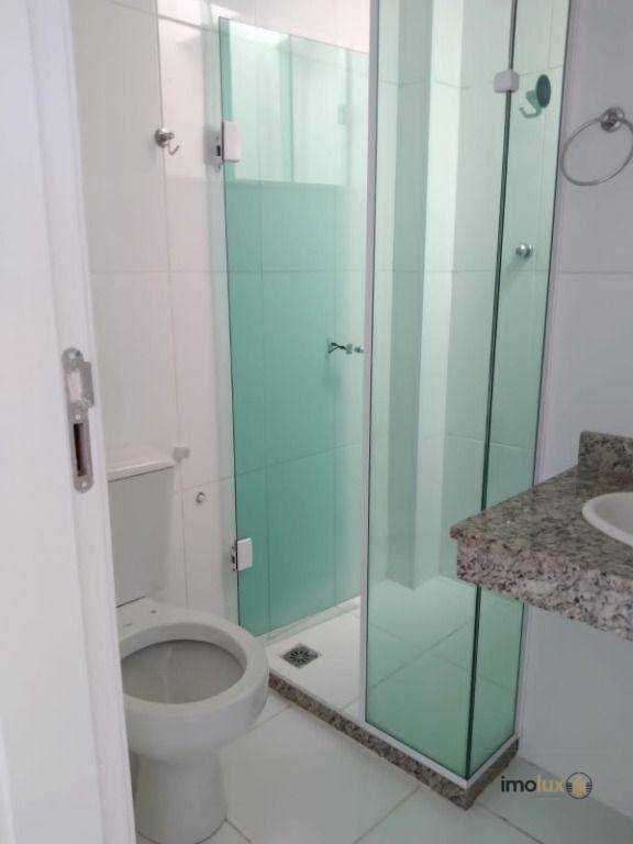 Apartamento à venda com 2 quartos, 70m² - Foto 2