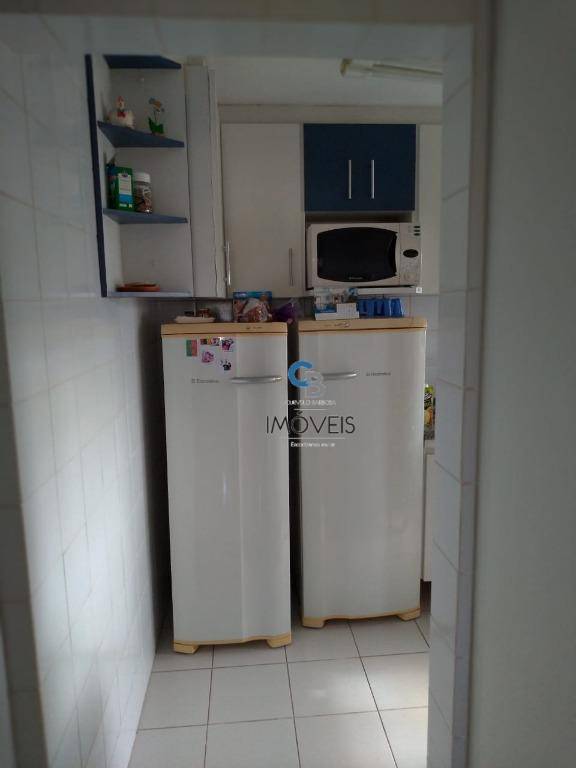 Apartamento à venda com 3 quartos, 75m² - Foto 9