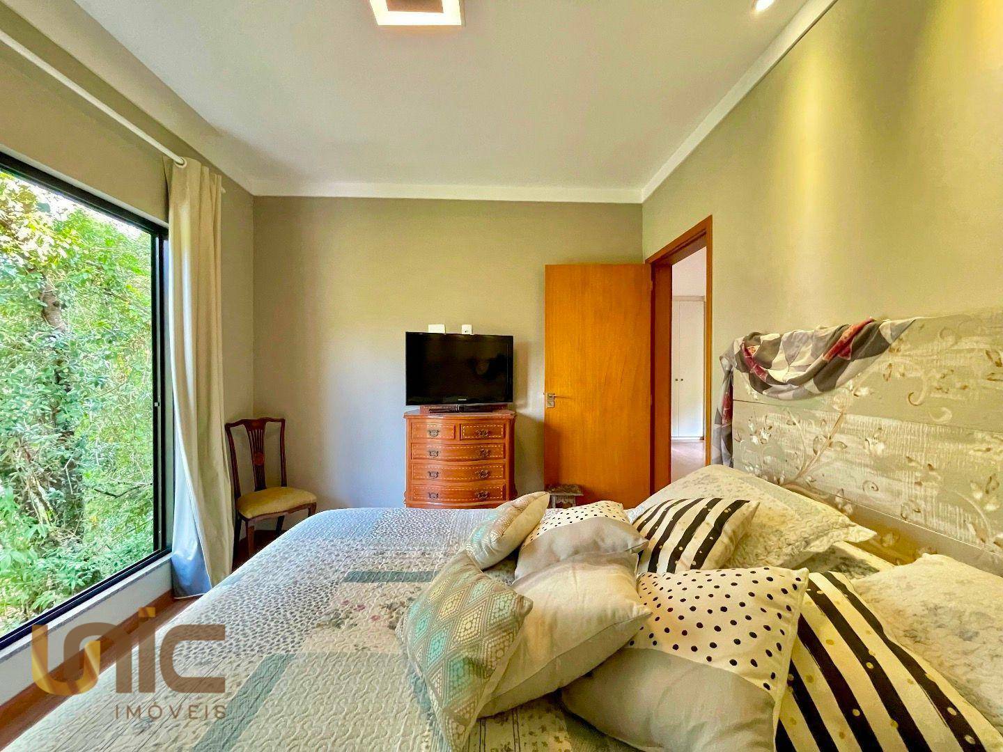 Casa à venda com 3 quartos, 390m² - Foto 10