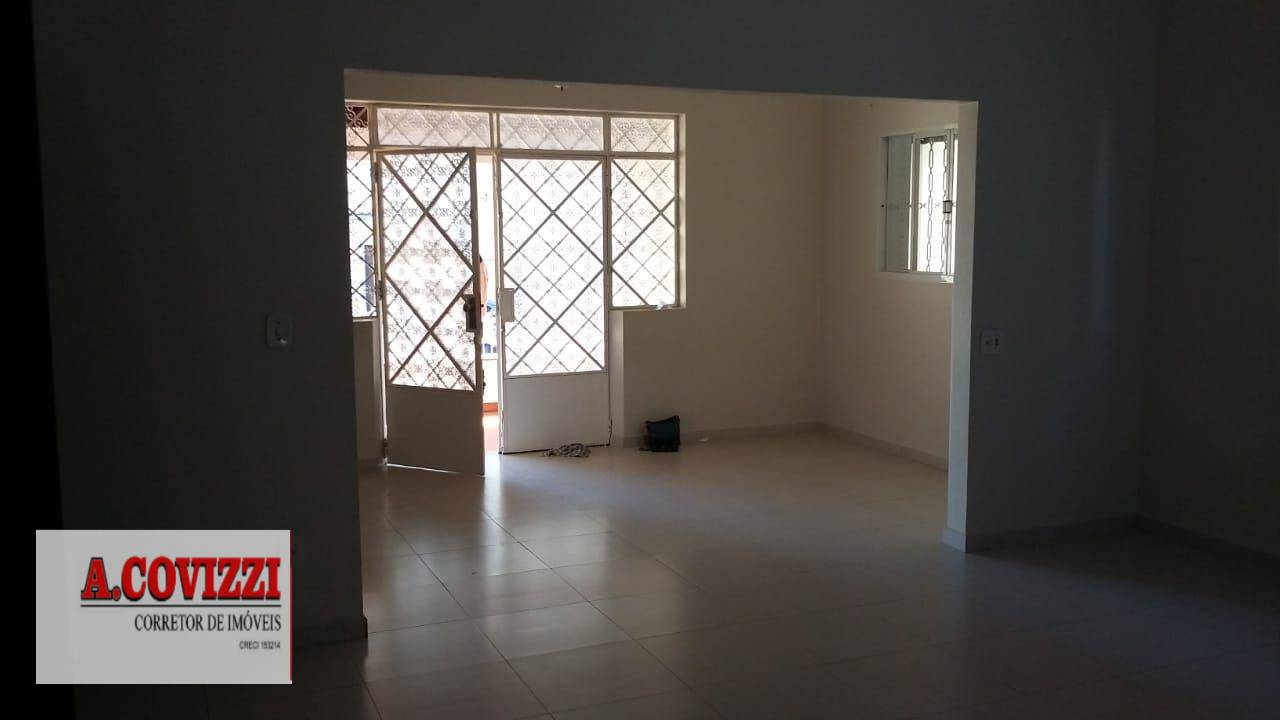 Casa à venda com 4 quartos, 210m² - Foto 5