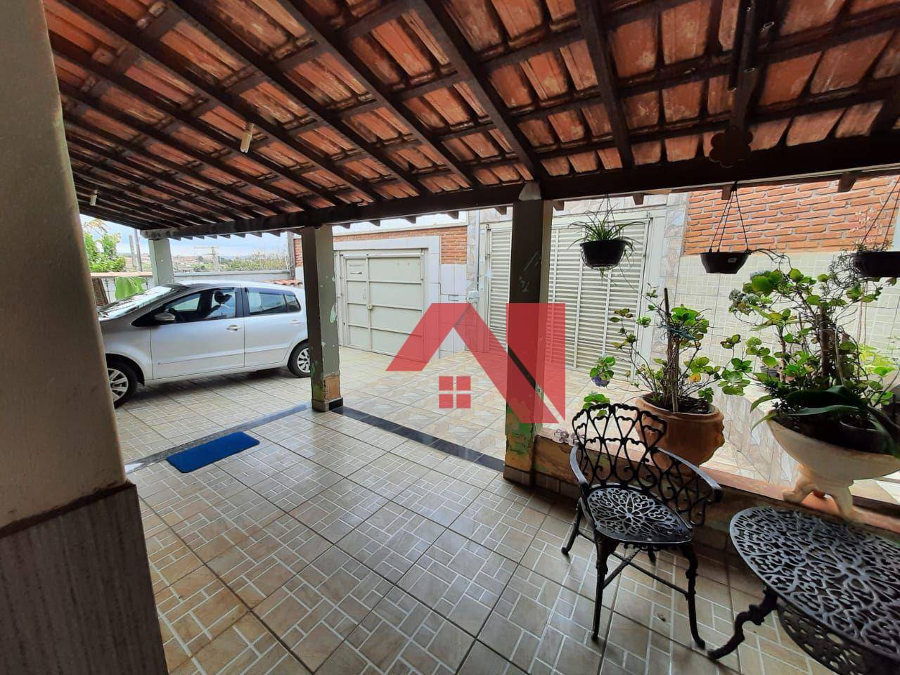 Casa, 5 quartos, 274 m² - Foto 1