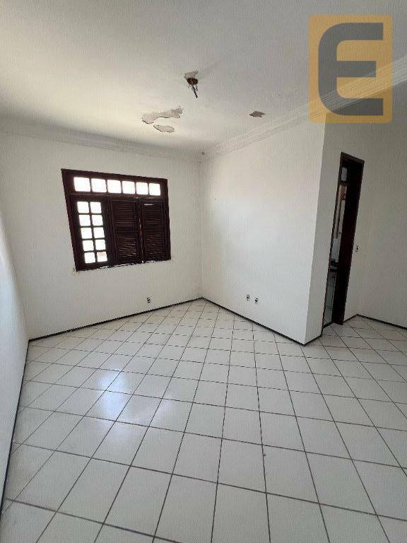 Casa à venda com 4 quartos, 375m² - Foto 18