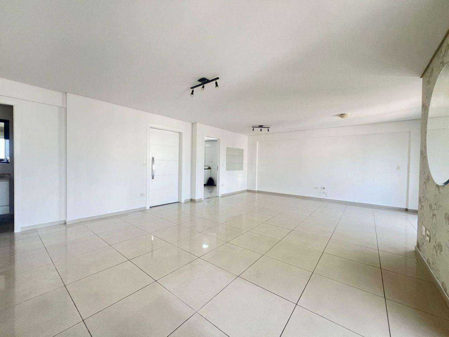 Apartamento para alugar com 4 quartos, 173m² - Foto 3