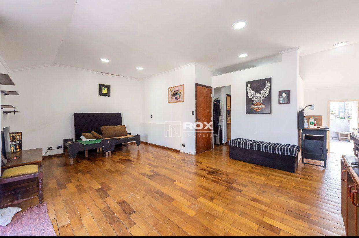 Casa para alugar com 5 quartos, 250m² - Foto 24