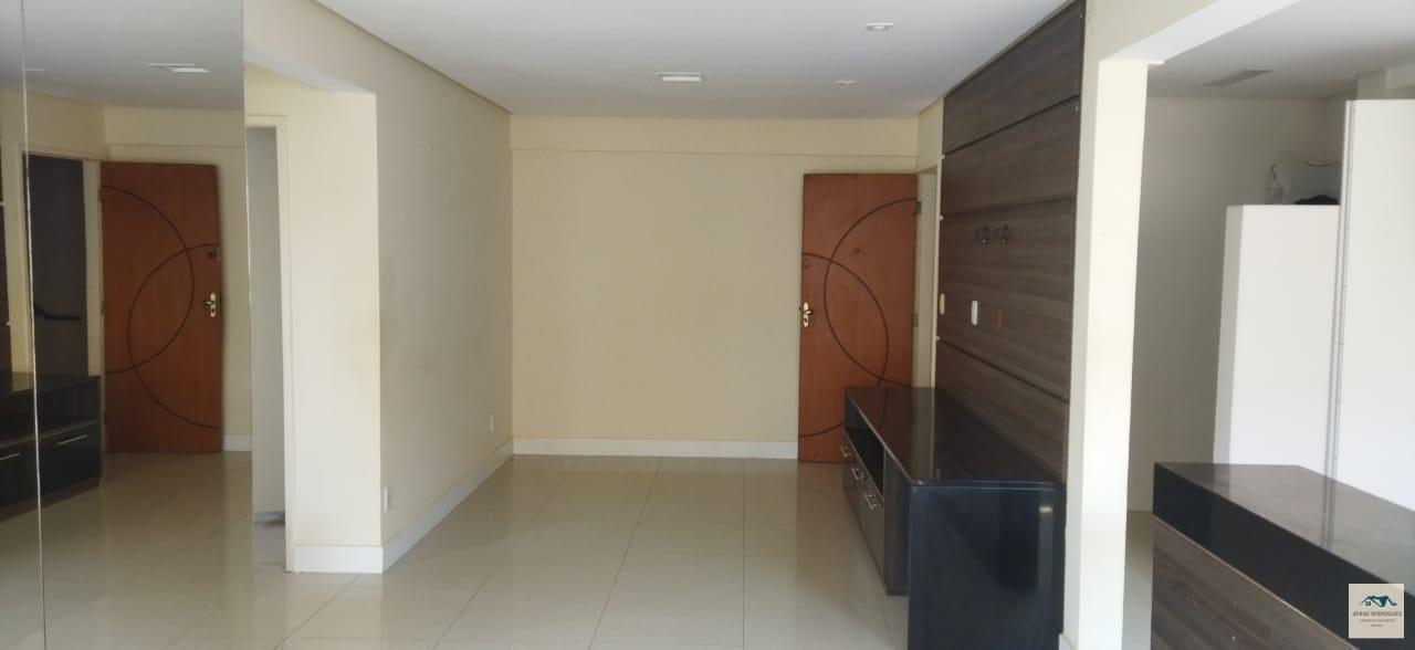 Apartamento à venda com 2 quartos, 70m² - Foto 1