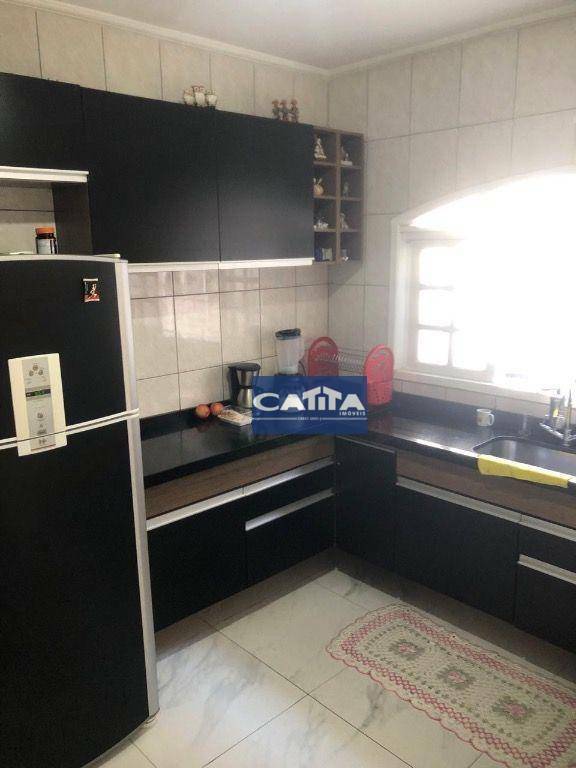 Sobrado à venda com 3 quartos, 244m² - Foto 2