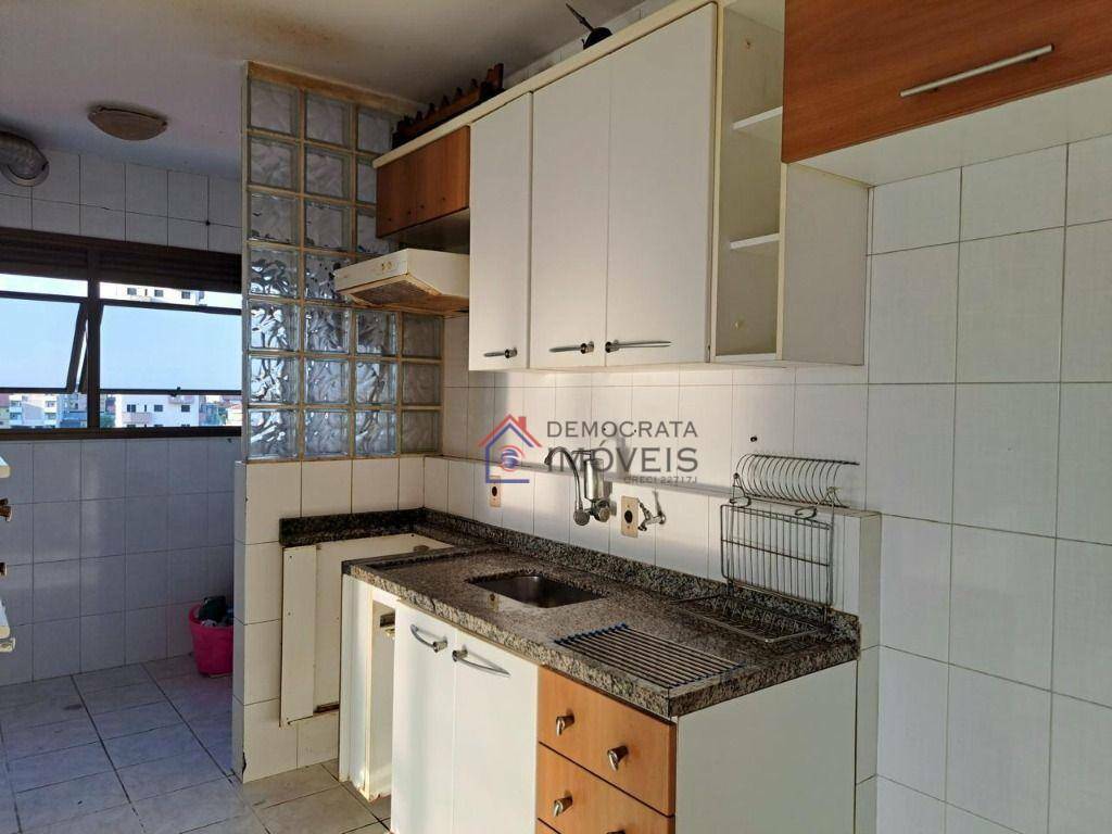 Apartamento à venda com 2 quartos, 70m² - Foto 6