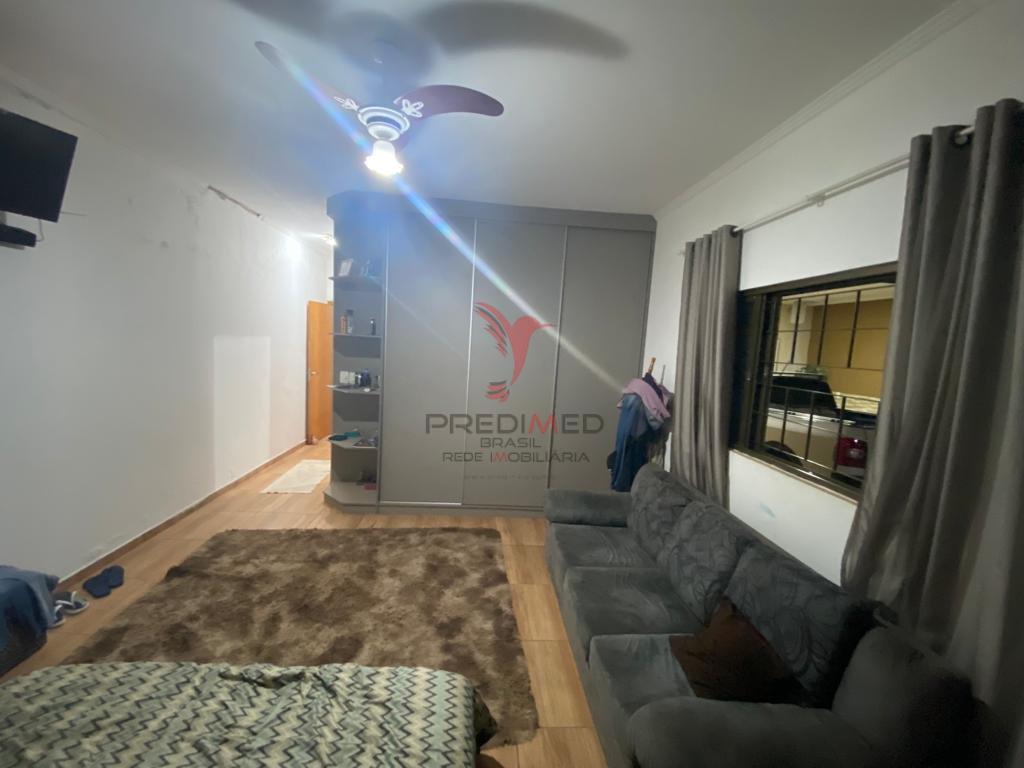 Casa à venda com 2 quartos, 189m² - Foto 2