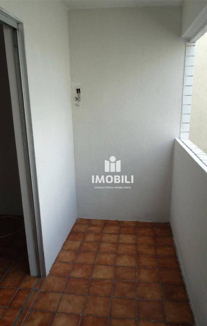 Apartamento à venda com 3 quartos, 76m² - Foto 4