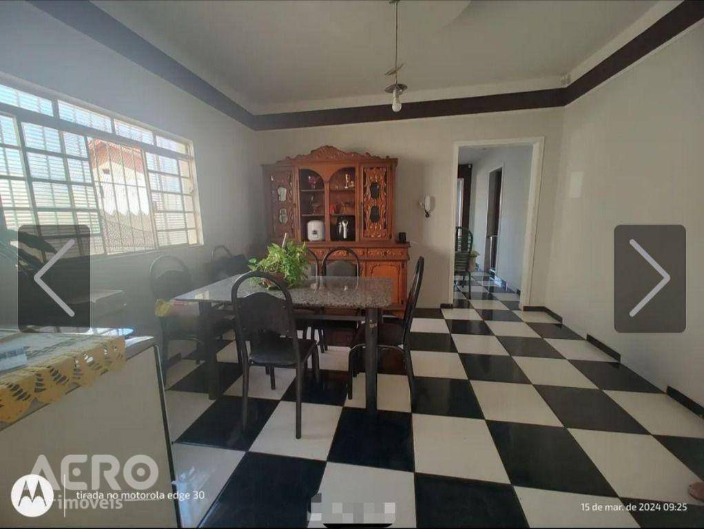 Casa à venda com 3 quartos, 183m² - Foto 14