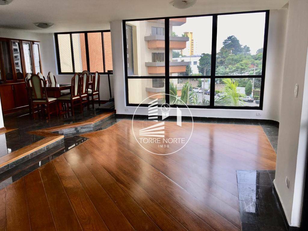 Apartamento à venda com 4 quartos, 220m² - Foto 1