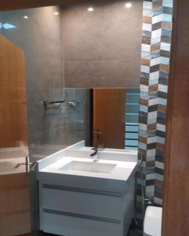 Casa à venda com 3 quartos, 200m² - Foto 2