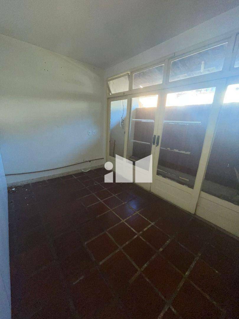 Casa de Condomínio para alugar com 5 quartos, 580m² - Foto 11