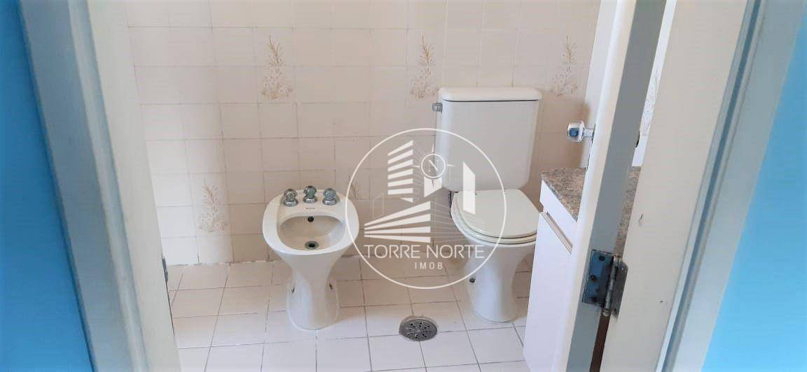 Apartamento à venda com 3 quartos, 211m² - Foto 19