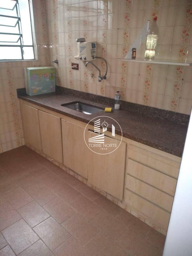 Casa à venda com 3 quartos, 190m² - Foto 9