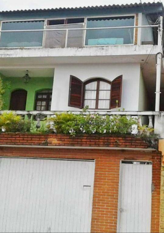 Sobrado à venda com 3 quartos, 210m² - Foto 1