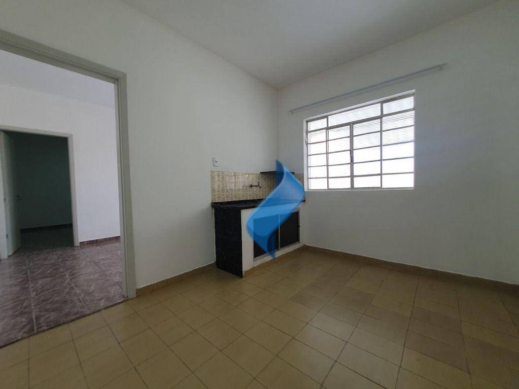 Casa para alugar com 1 quarto, 70m² - Foto 19