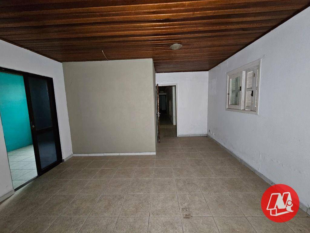 Casa para alugar com 4 quartos, 280m² - Foto 15