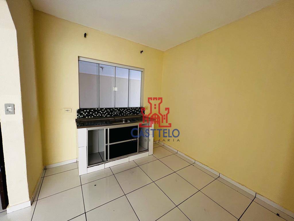 Casa à venda com 4 quartos, 250m² - Foto 13