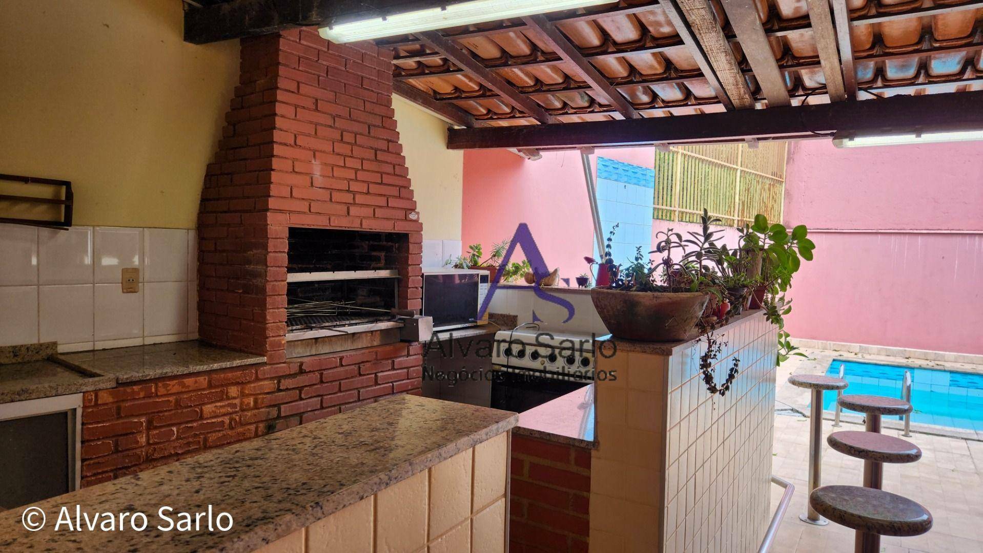 Casa à venda com 4 quartos, 395m² - Foto 2